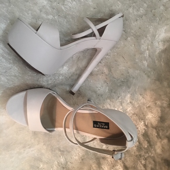 ◽️ NEW WHITE STILETTOS ◽️ - Picture 2 of 7